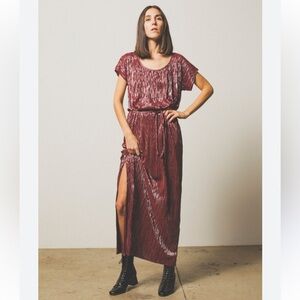 The Odell’s Lindsay Column Dress Merlot Sz L